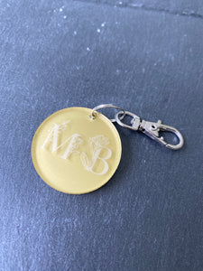 Porte-clé initiales plexi